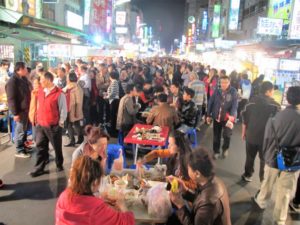 【あひる家徒歩圏内】あひる家から徒歩1分 高雄で最も有名な夜市『六合夜市』