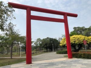 【高雄の歴史】岡山神社の鳥居・狛犬・お神輿(等)が保管されている岡山公園【日本統治時代】